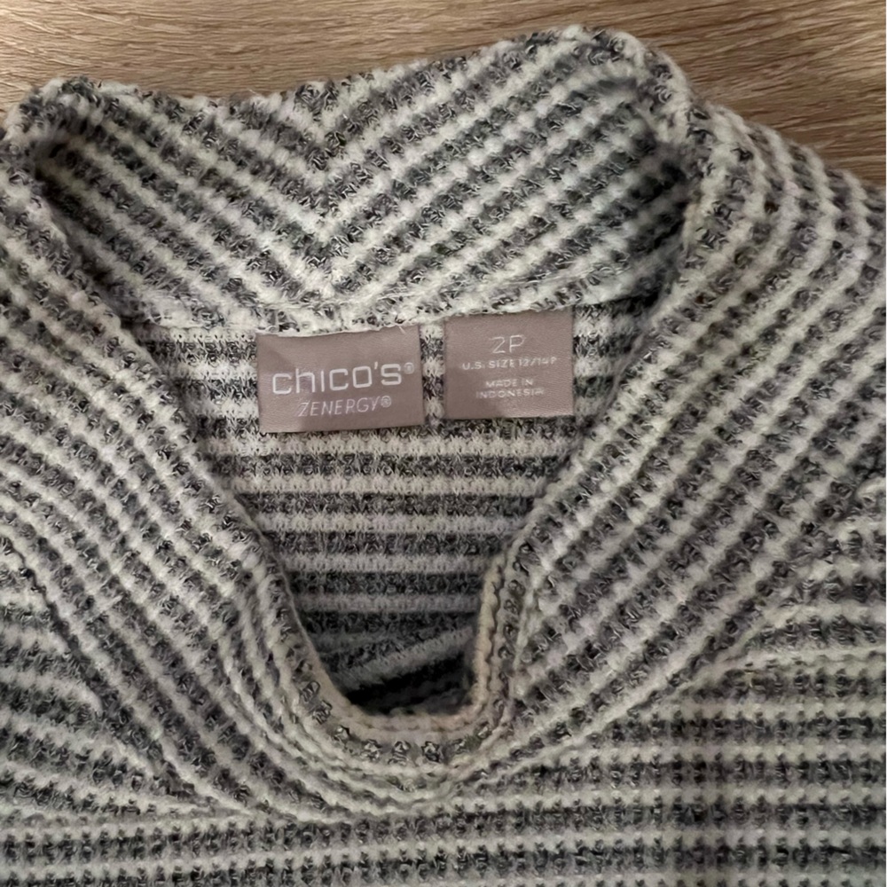 Chico's Zenergy Striped Mock‎ Turtleneck Knit Sleeveless Top Sz 2P US 12/14 P - Picture 8 of 10
